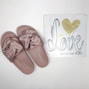 *SOLD!* (Steve Madden) Pink Flat Slides